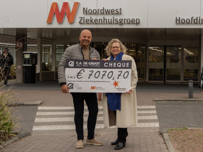 Uitreiking cheque Vrienden van Noordwest